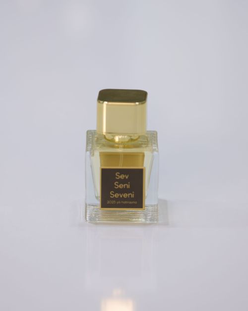 Sev seni seveni (Bengikar Lüks Parfüm) / Love The One Who Loves You (Bengikar Luks Parfum)